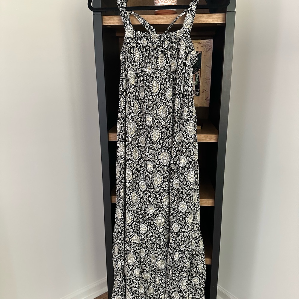 Old Navy Black and White Floral Dress